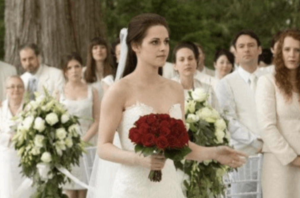 A Look At Kristen Stewart and Dylan Meyer's Love Story. - AfterBuzz TV