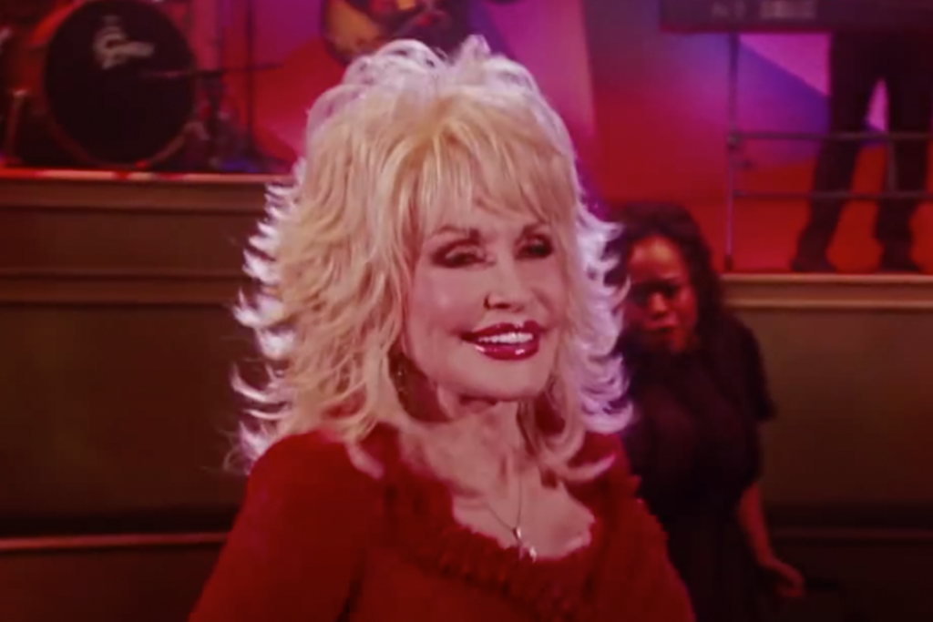 10 of Dolly Parton’s Most Iconic Moments! - AfterBuzz TV